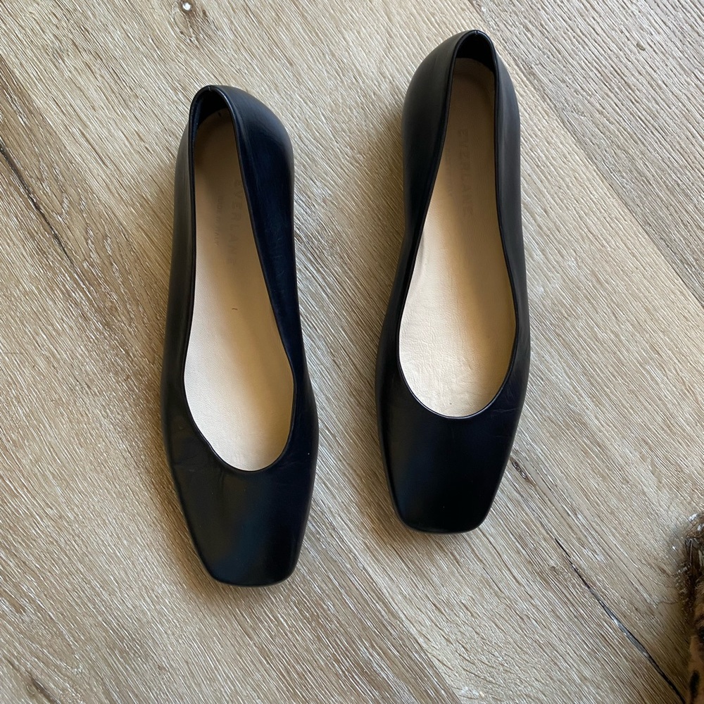 Everlane The ‘90s Flat